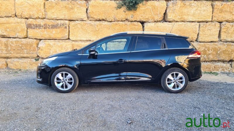 2018' Renault Clio Sport Tourer photo #3