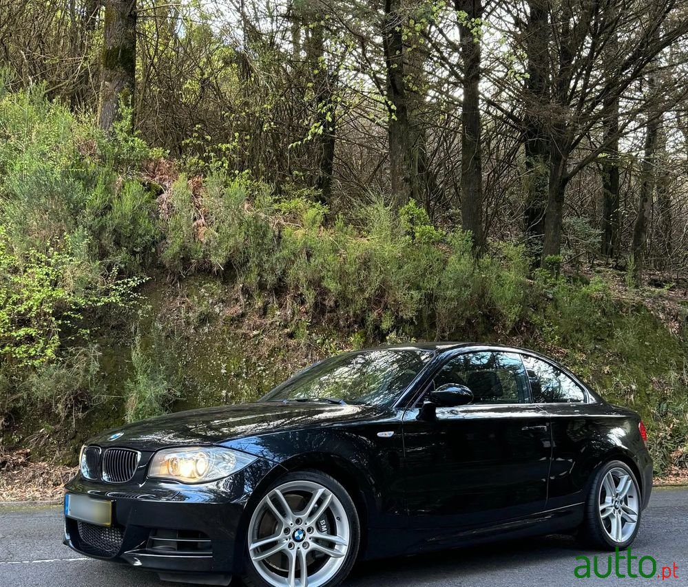 2009' BMW 135 Ia photo #3