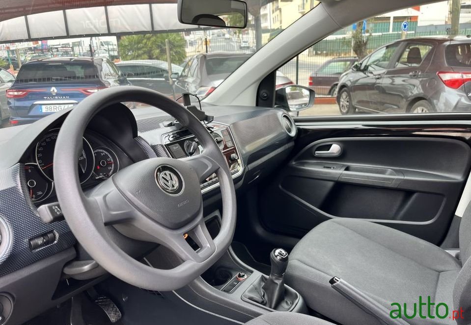 2019' Volkswagen Up photo #5