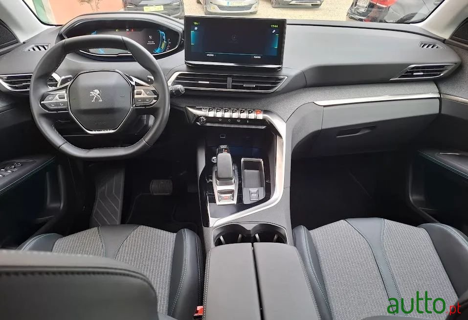 2021' Peugeot 3008 photo #6
