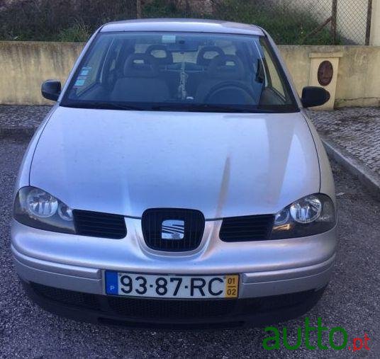 2001' SEAT Arosa 1.0 photo #2
