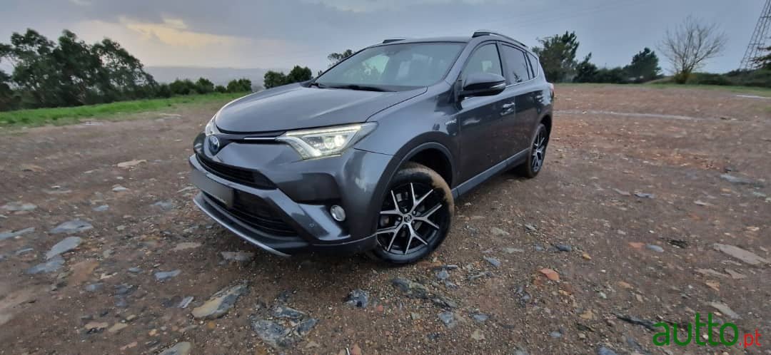 2017' Toyota RAV4 photo #4