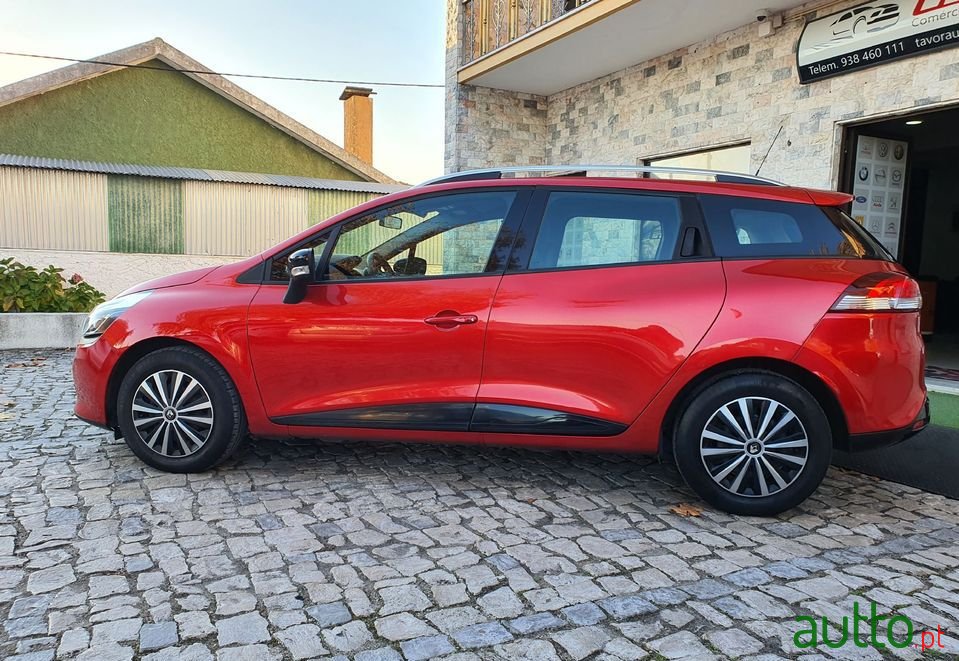 2015' Renault Clio Sport Tourer photo #4