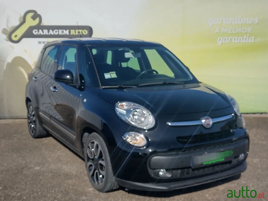 2015' Fiat 500L photo #1