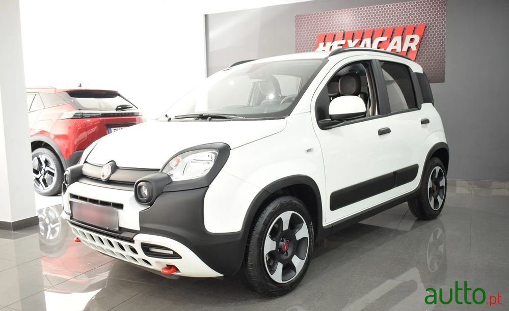 2024' Fiat Panda 1.0 Hybrid Cross photo #2