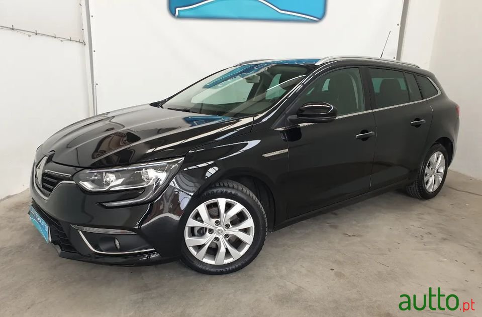 2018' Renault Megane Sport Tourer photo #3