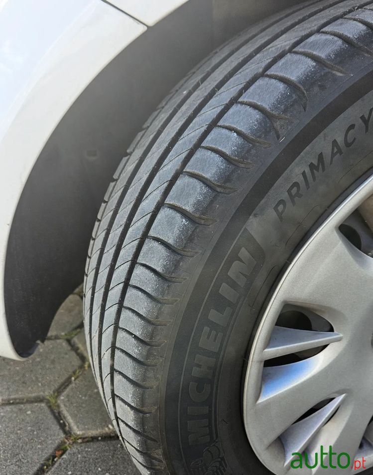 2011' Opel Corsa photo #5