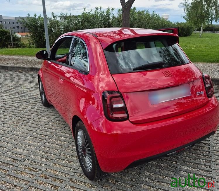 2023' Fiat 500e Red photo #3