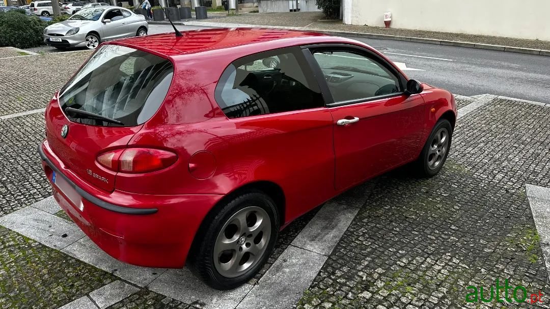 2001' Alfa Romeo 147 photo #6