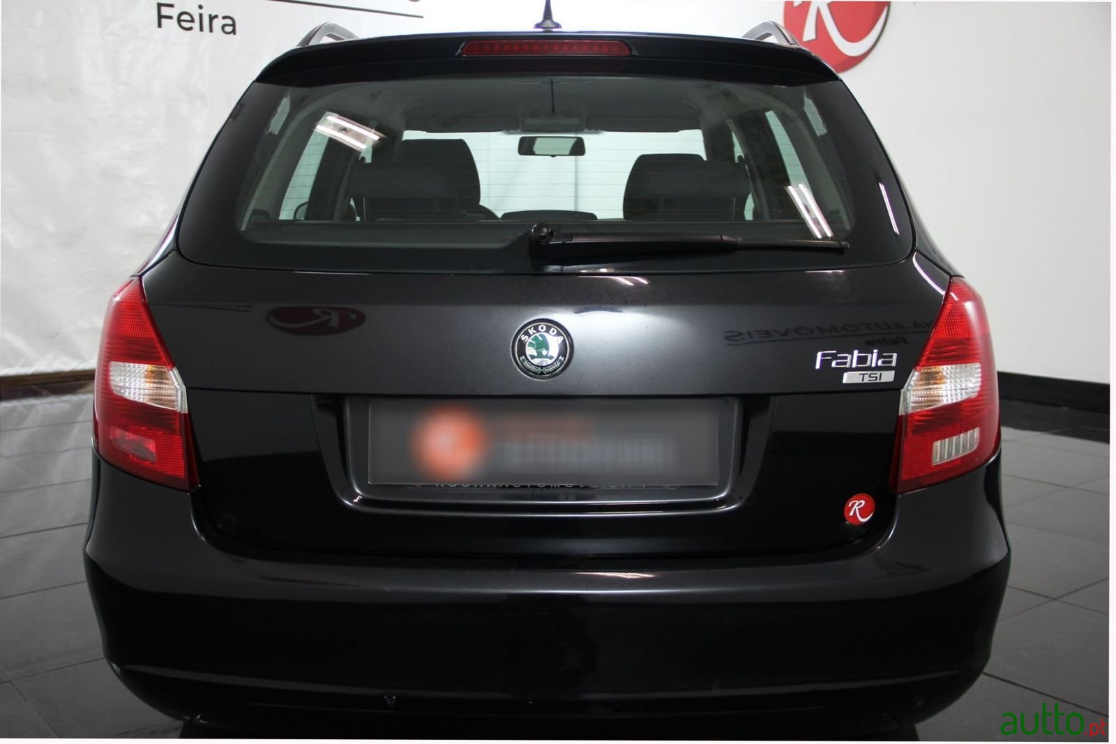 2011' Skoda Fabia Break photo #4