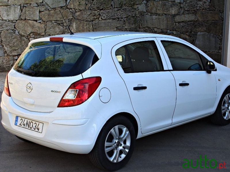 2013' Opel Corsa photo #4