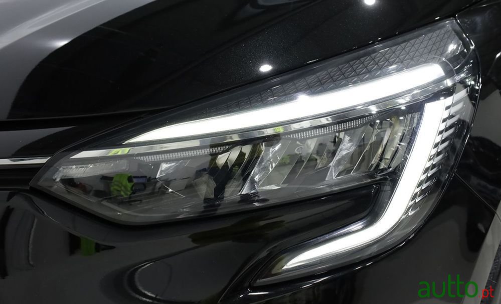 2021' Renault Clio 1.0 Tce Rs Line photo #6