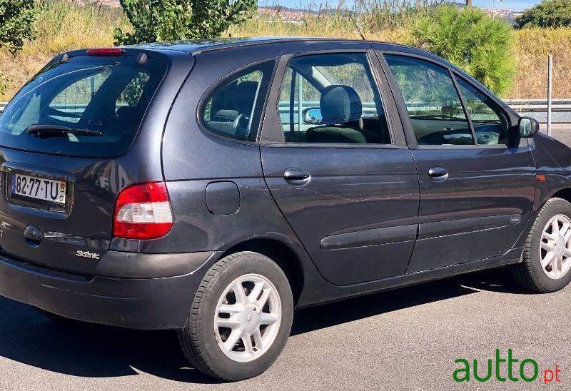 2002' Renault Scenic photo #2