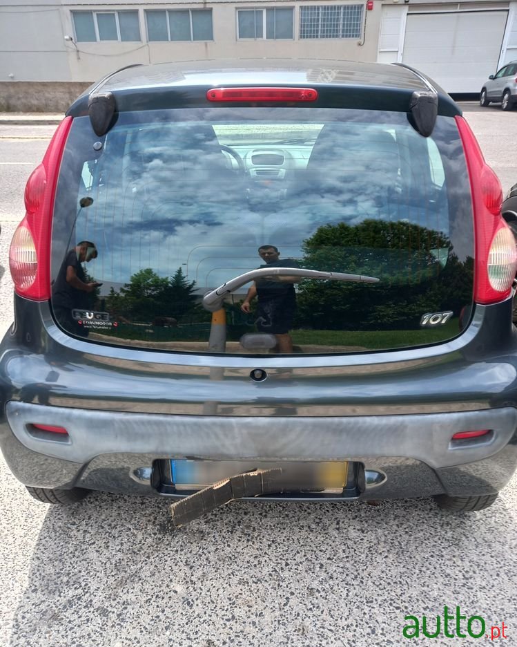 2006' Peugeot 107 photo #5