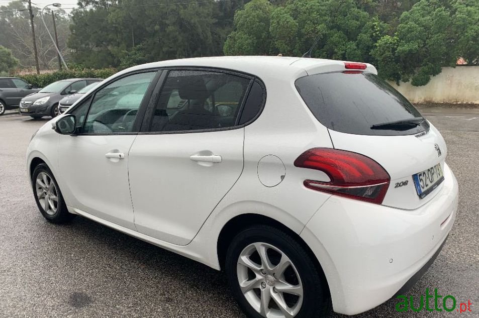 2015' Peugeot 208 photo #2