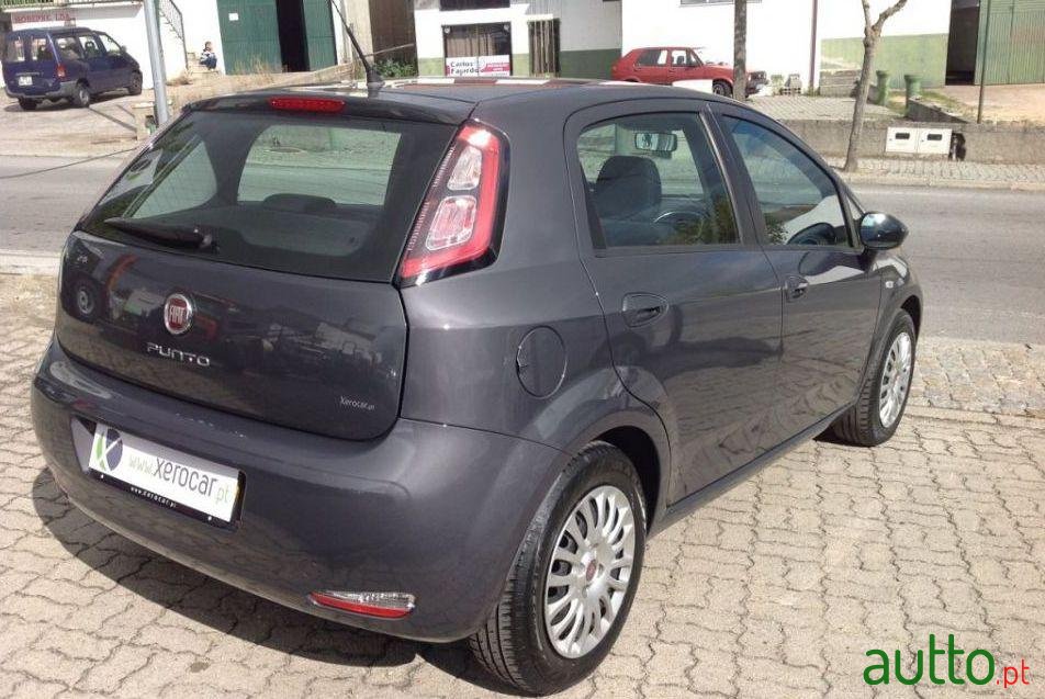 2012' Fiat Punto photo #1