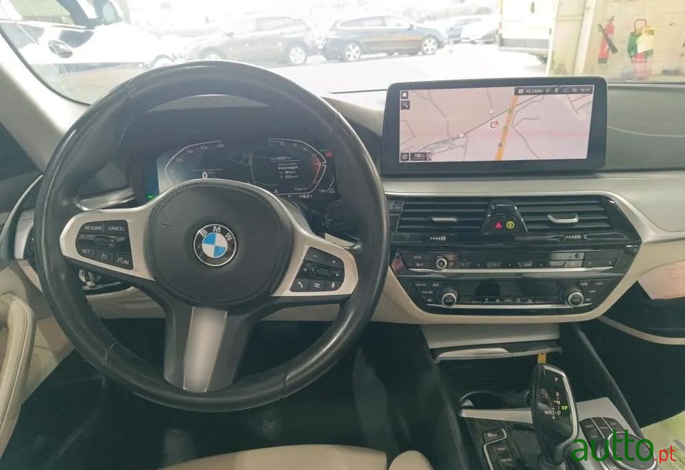 2020' BMW Série 5 D Auto photo #6