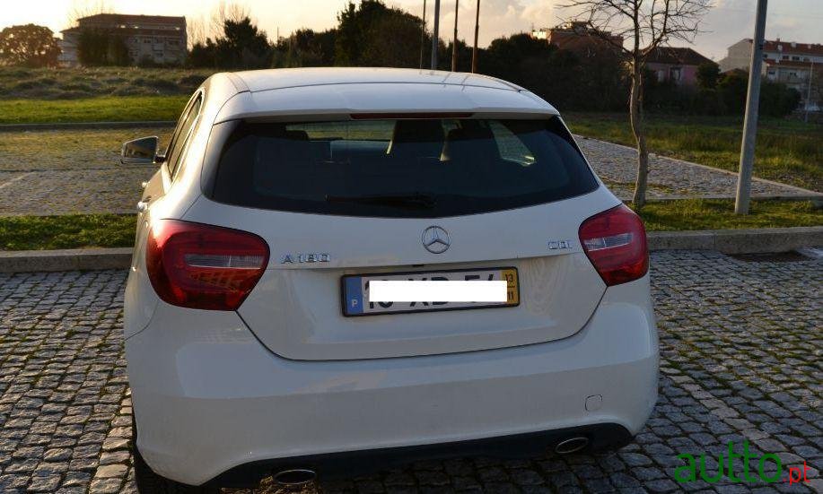 2013' Mercedes-Benz A-180 Cdi photo #4
