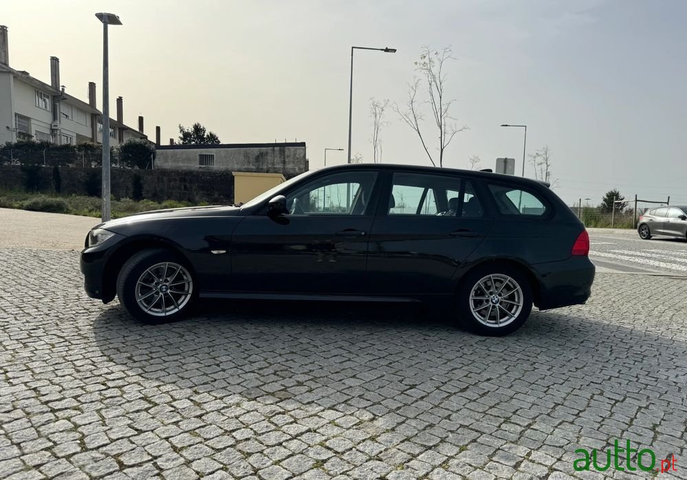 2010' BMW 316 D Touring photo #4