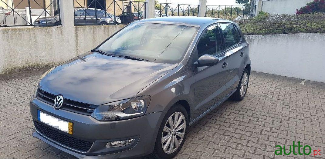 2010' Volkswagen Polo photo #4