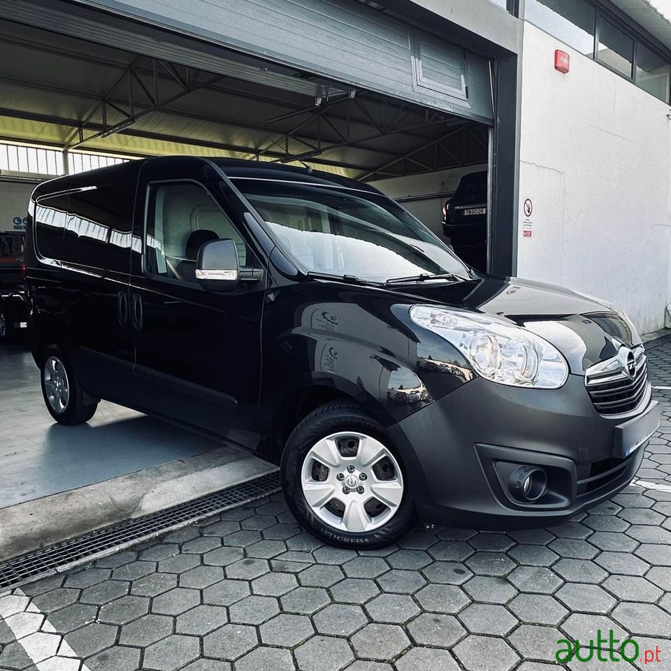 2017' Opel Combo photo #1