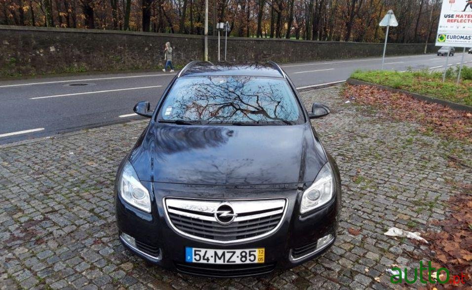 2012' Opel Insignia Sports Tourer photo #2