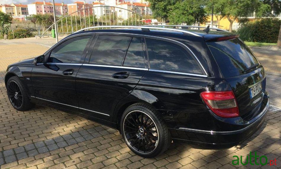 2010' Mercedes-Benz C-180 Avantgarde photo #2