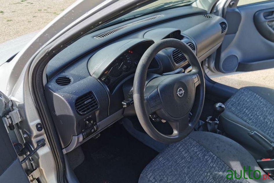 2001' Opel Corsa 1.7 Dti photo #1