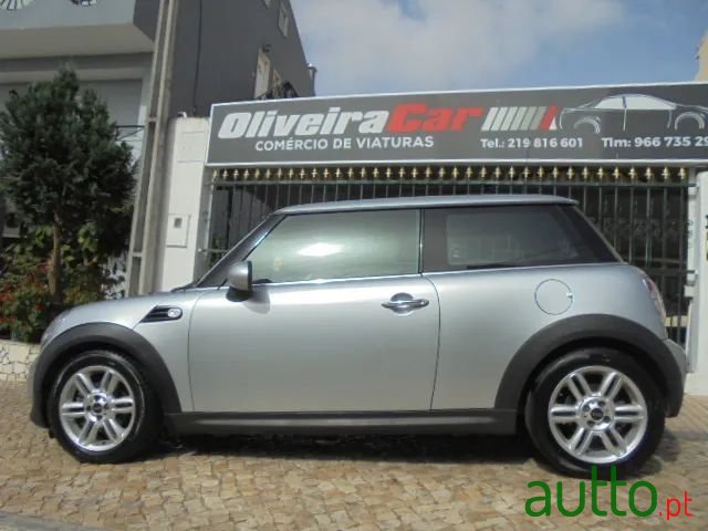 2011' MINI Cooper photo #1