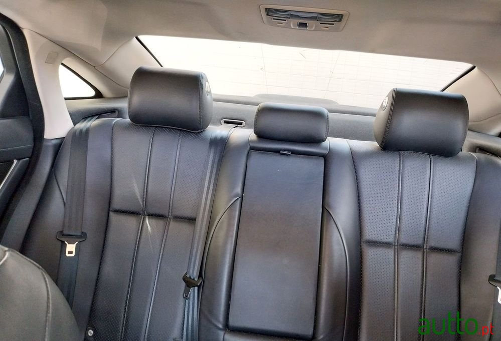 2012' Jaguar XJ photo #5