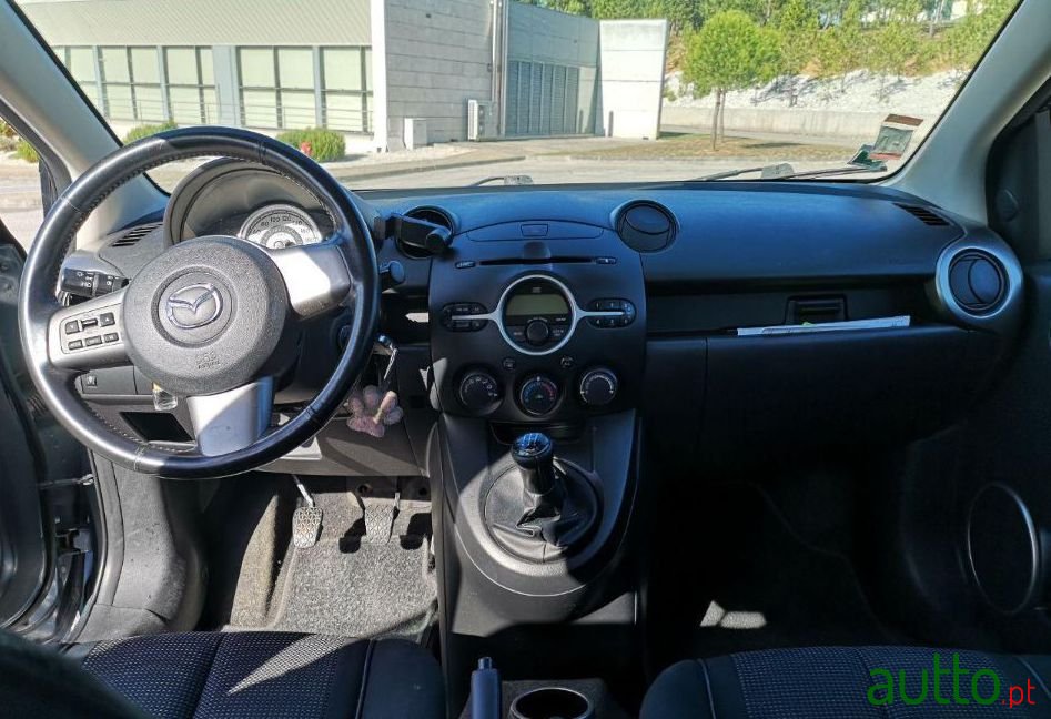 2008' Mazda 2 Comfort photo #5