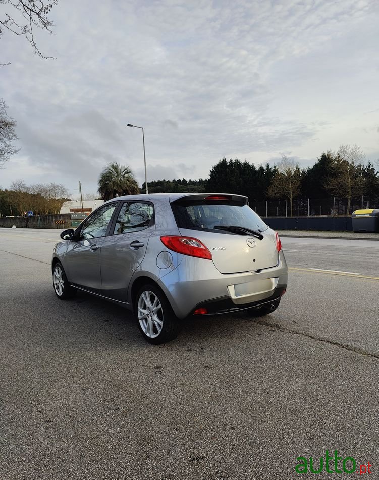 2010' Mazda 2 photo #3