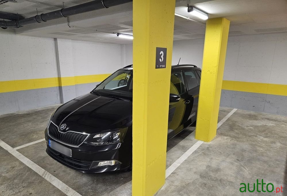 2015' Skoda Fabia Break photo #5