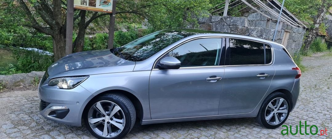 2015' Peugeot 308 photo #4