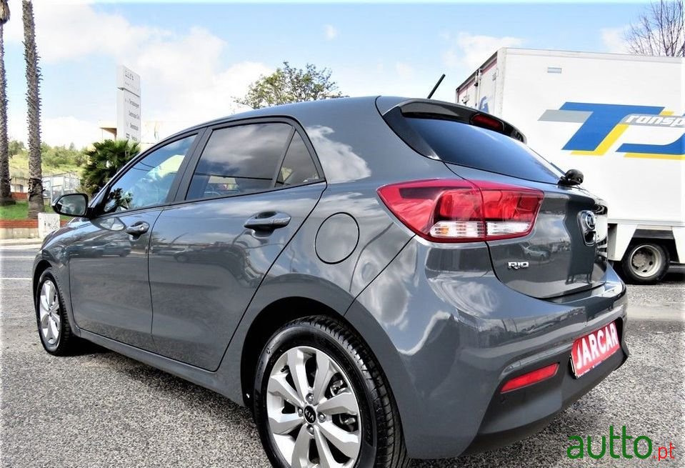 2021' Kia Rio photo #4
