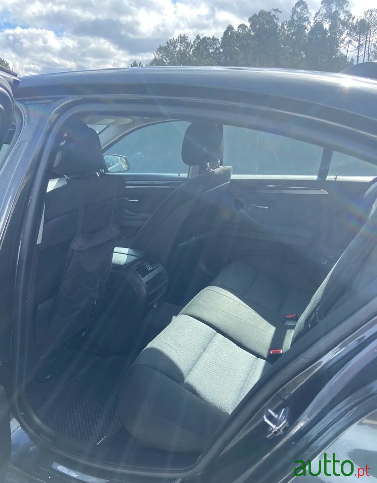 2010' BMW 520 photo #5