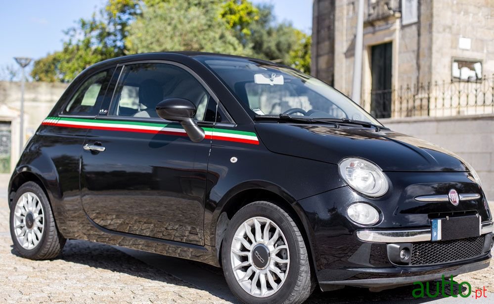 2011' Fiat 500C photo #3