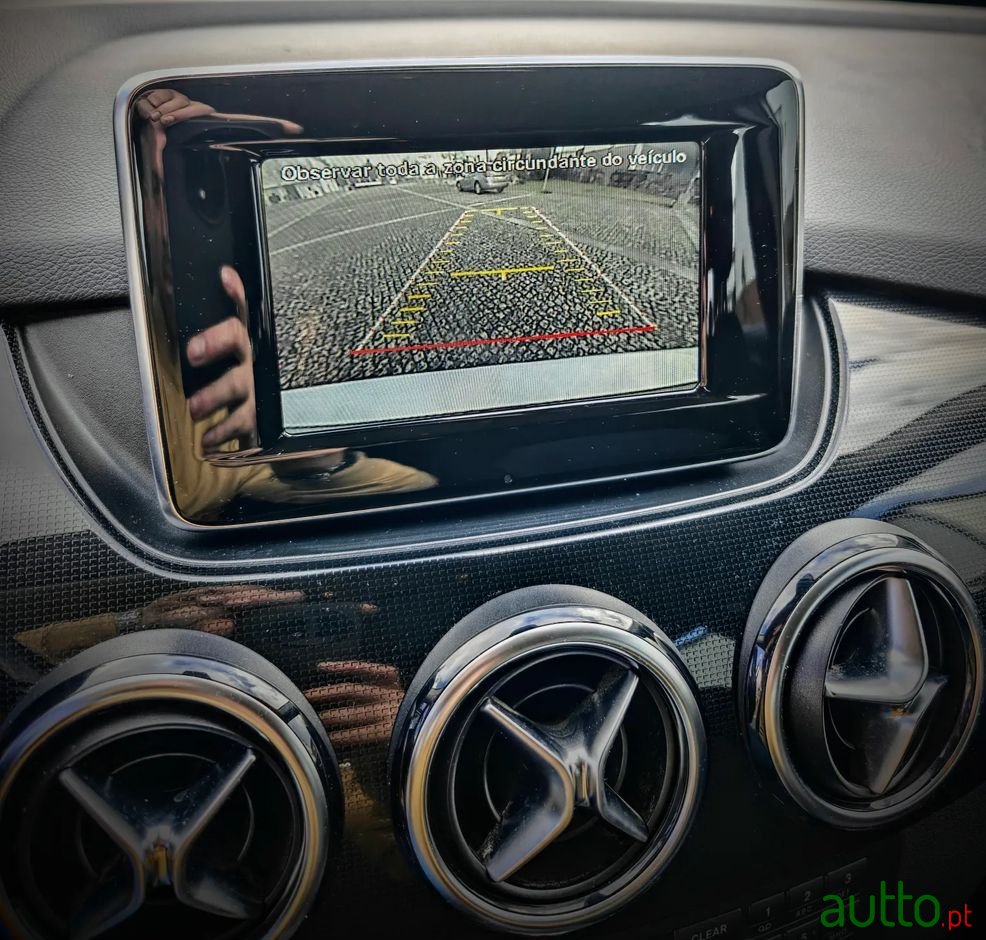 2015' Mercedes-Benz Classe B photo #5