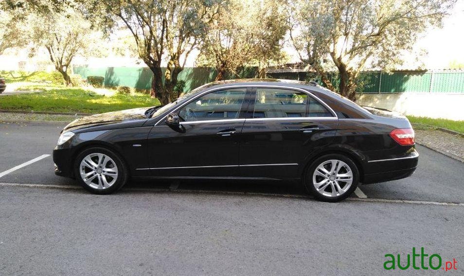 2012' Mercedes-Benz E-220 photo #2