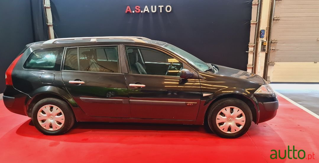 2004' Renault Megane Break photo #2