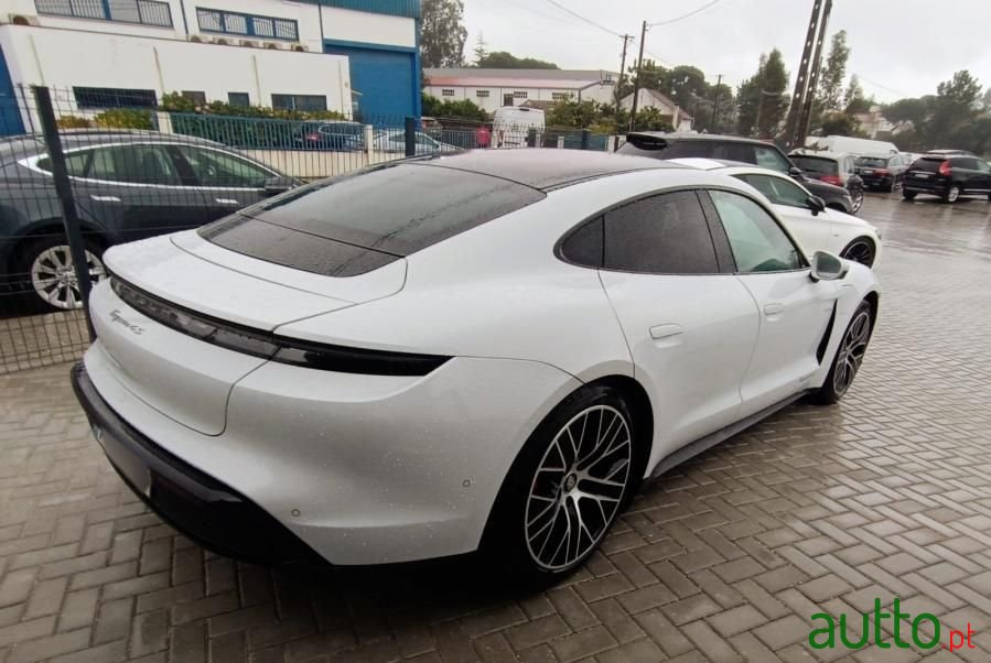 2020' Porsche Taycan 4S photo #4