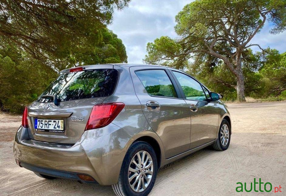 2016' Toyota Yaris photo #4