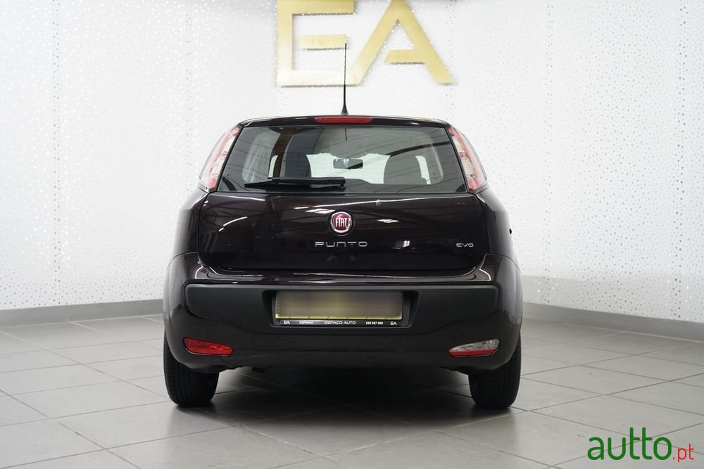 2011' Fiat Punto Evo photo #5
