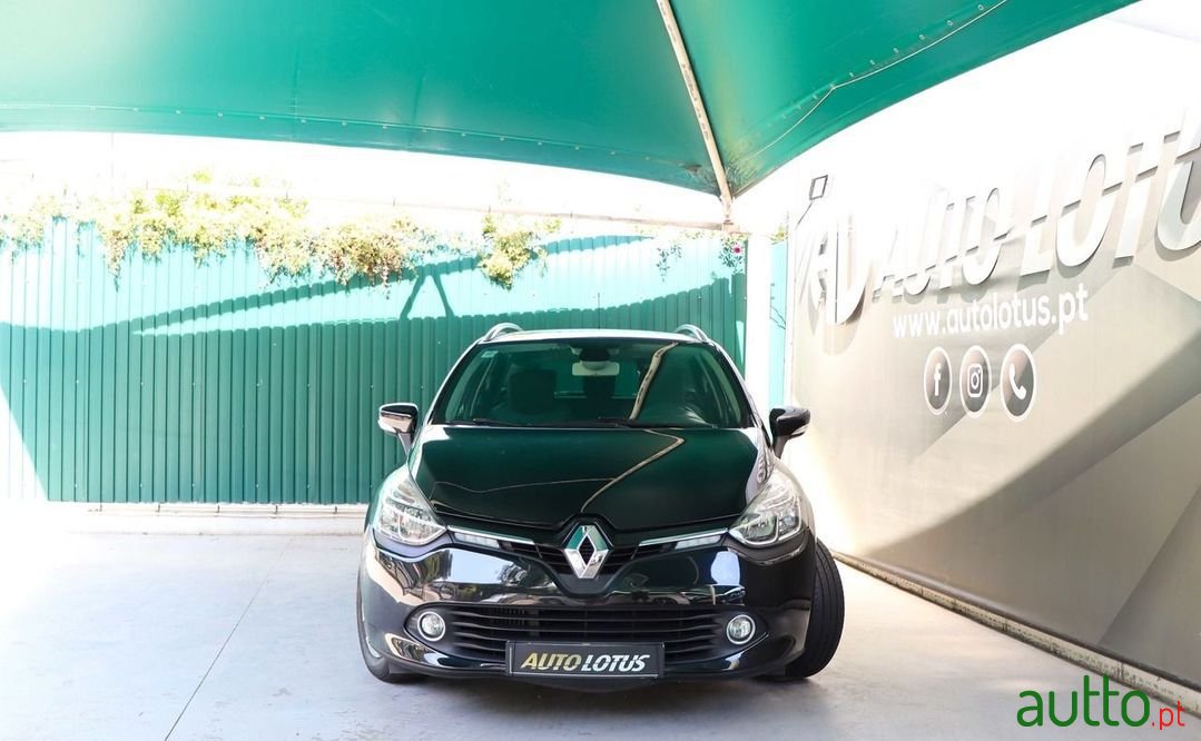 2014' Renault Clio Sport Tourer photo #2