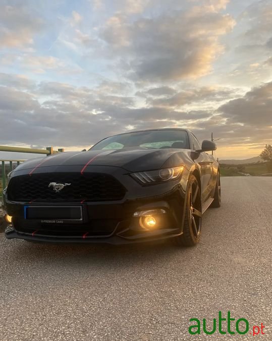2017' Ford Mustang photo #3