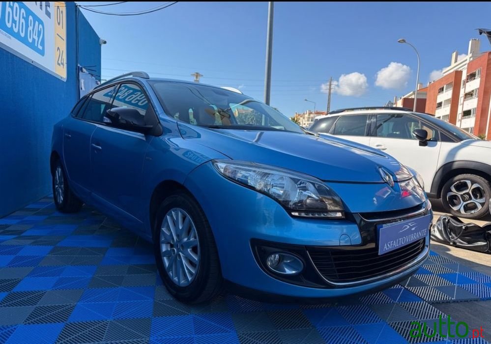 2013' Renault Mégane Sport Tourer photo #3