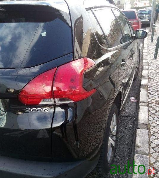 2015' Peugeot 2008 Allure 1.2 Vti photo #1