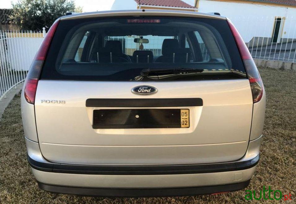 2005' Ford Focus Sw photo #1