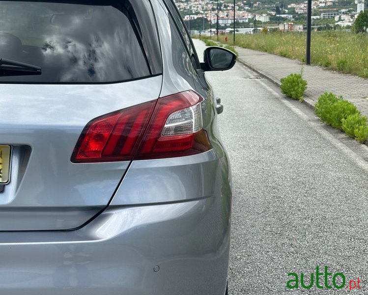 2016' Peugeot 308 1.6 Bluehdi Allure photo #6