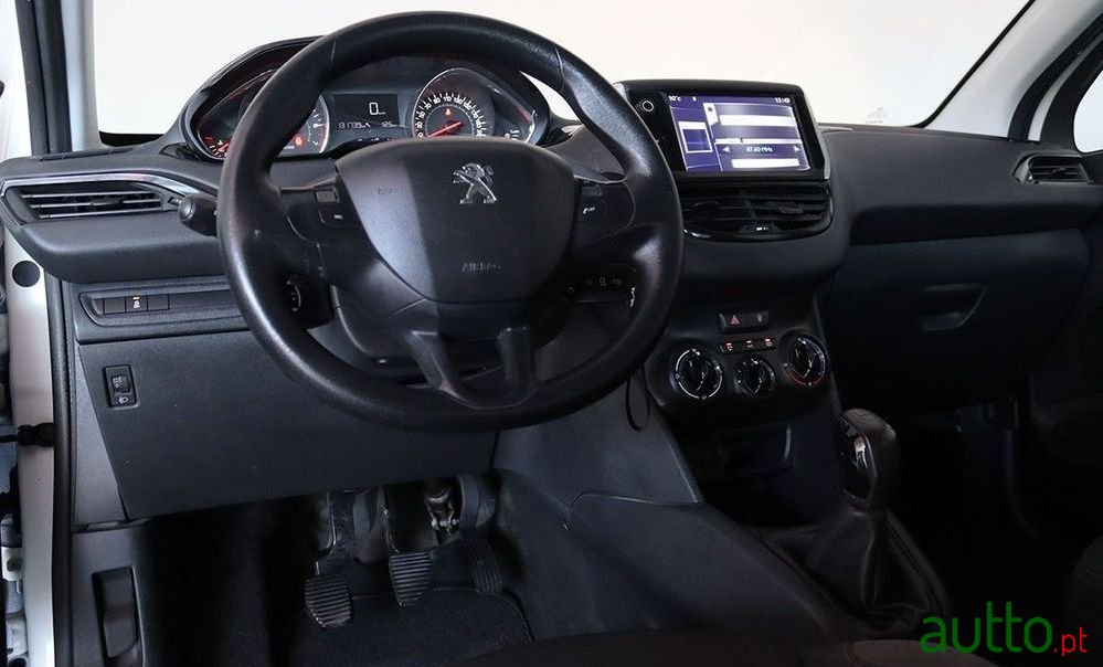 2012' Peugeot 208 1.2 Vti Active photo #5